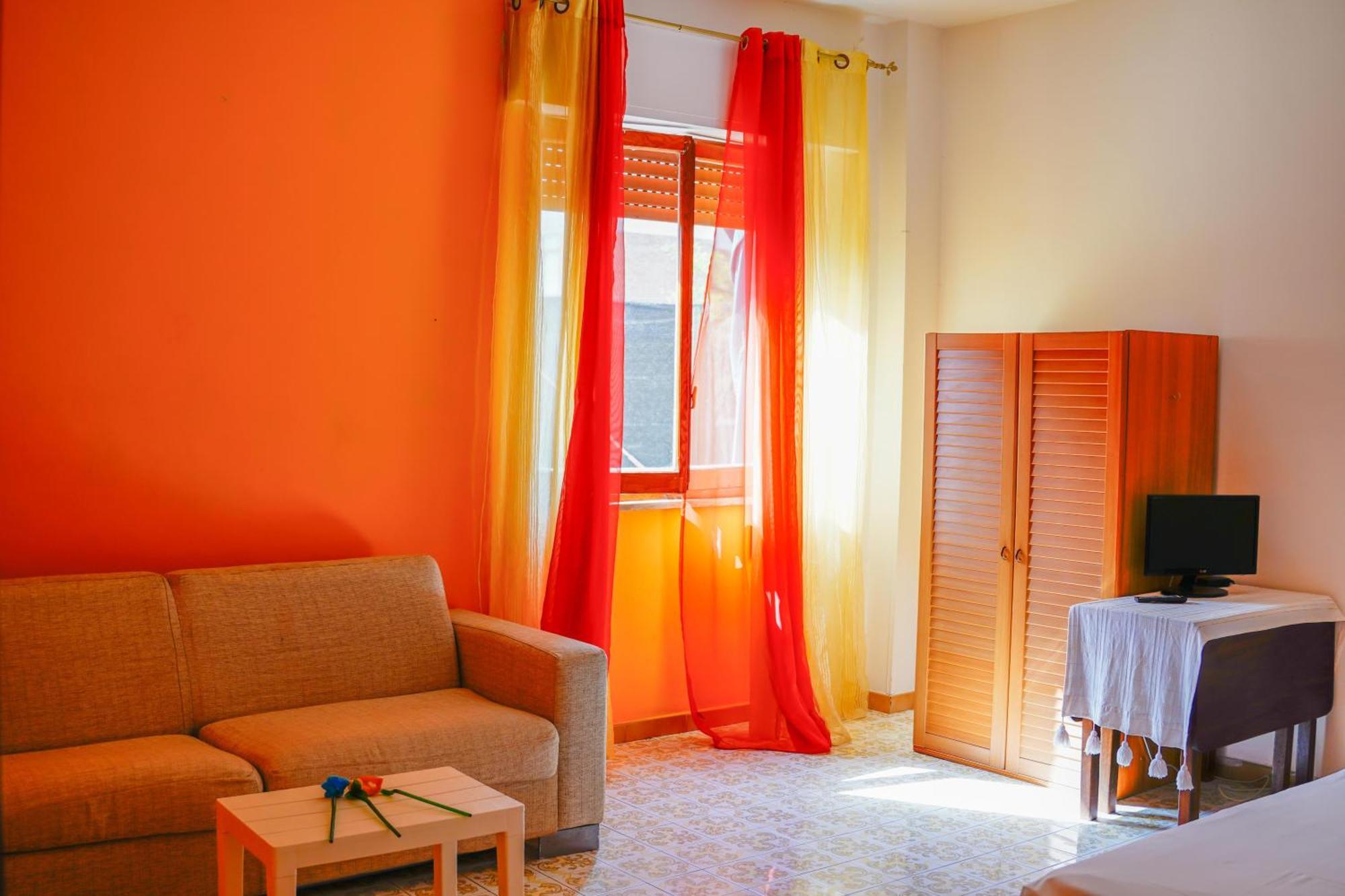 Bed & Breakfast La Terrazza Hotel ลาตินา ภายนอก รูปภาพ